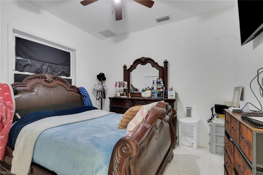 Secondary bedroom